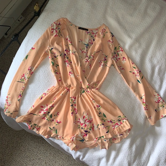Super Cute Floral Pink Romper! - Picture 1 of 6